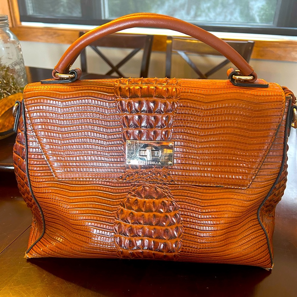 Chris Bella textured purse 👜